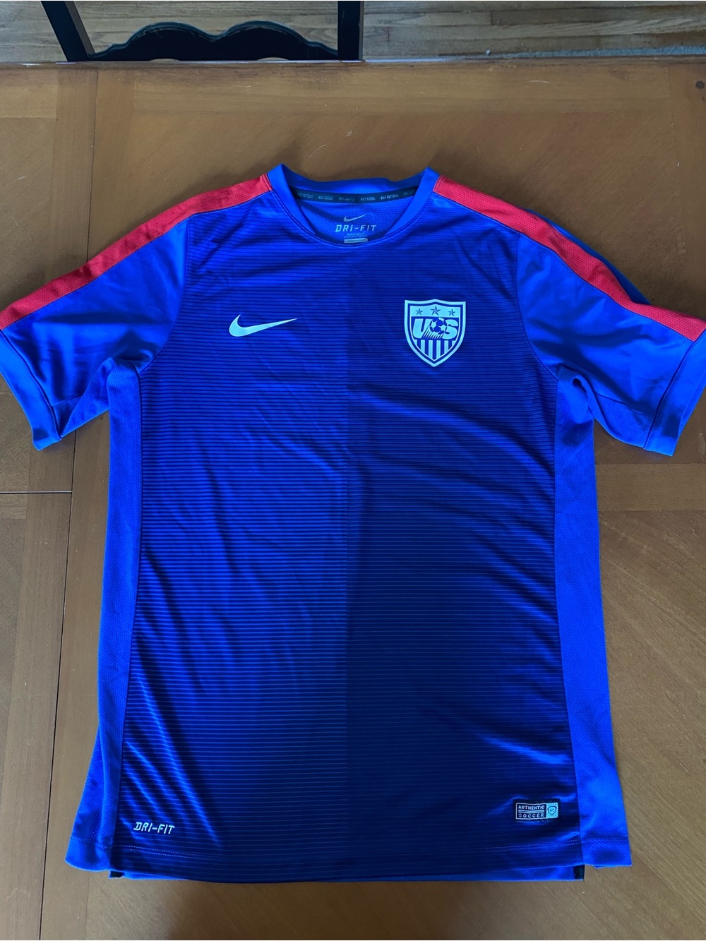 Nike US men’s soccer dri-fit unisex L tee shirt top 3 star soccer LET’S GOOO ⚽️